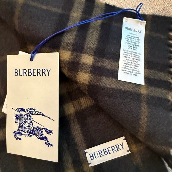Burberry Cashmere Scarf - Unisex - Picture 3 of 5